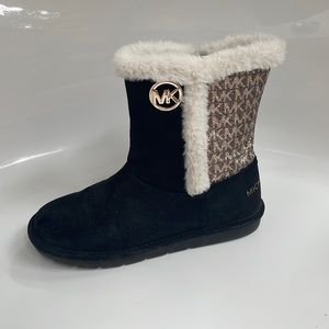 • MICHAEL KORS WINTER BOOTS •